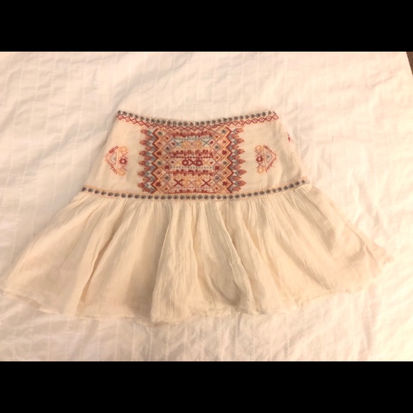 Zara Embroidered Skirt - Picture 2 of 7
